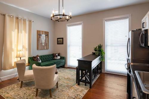 Covington Getaway - Comfortable 1-br Apartment