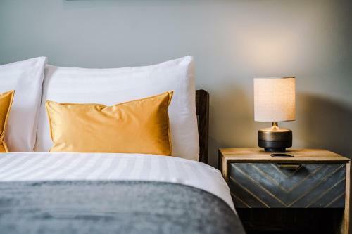 Host Apartments - Georgian Quarter Cosy Retreat