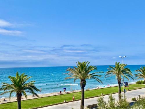 Vinyet Playa Beachfront Apartment