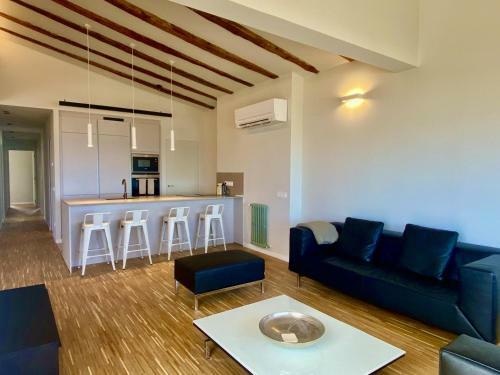 Vinyet Playa Beachfront Apartment