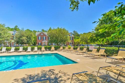 Vibrant Pet-friendly Townhome With Shared Pool!