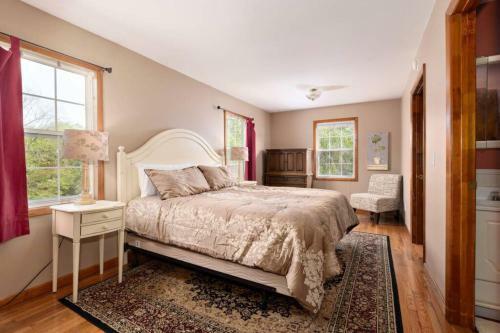 Chestnut Hill Retreat-spacious-3 Miles To Downtown