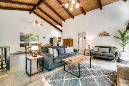Twin Creeks Cabin