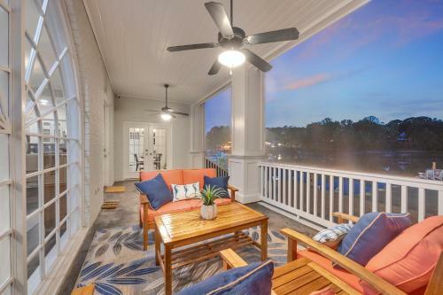 Villa New! Luxury Lakefront Living W/ Dock, Pub, Game Rm