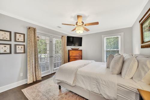 Villa New! Luxury Lakefront Living W/ Dock, Pub, Game Rm
