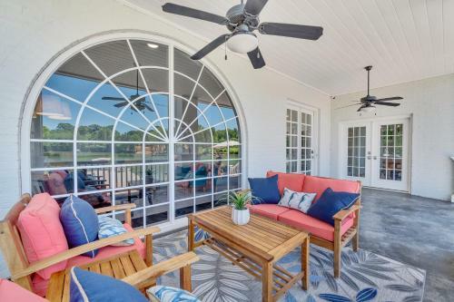 Villa New! Luxury Lakefront Living W/ Dock, Pub, Game Rm