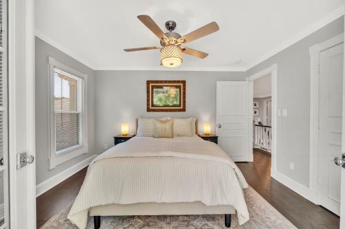 Villa New! Luxury Lakefront Living W/ Dock, Pub, Game Rm