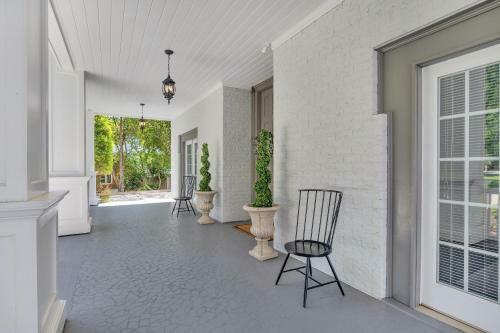 Villa New! Luxury Lakefront Living W/ Dock, Pub, Game Rm