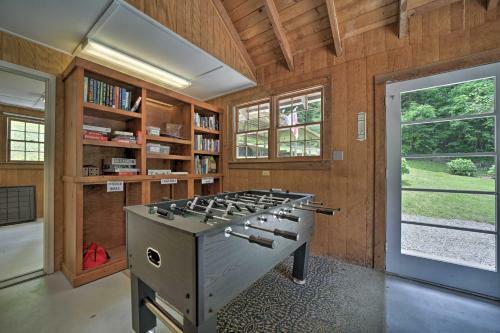 Enchanting Bryson City Cottage With Mtn Views!