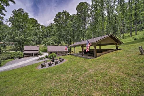 Enchanting Bryson City Cottage With Mtn Views!