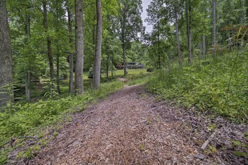 Enchanting Bryson City Cottage With Mtn Views!