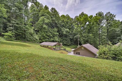 Enchanting Bryson City Cottage With Mtn Views!