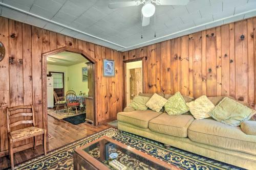 Cozy Hayesville Home In The Tusquittee Valley