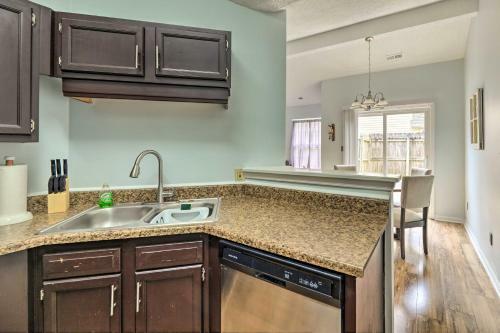 Lovely Jacksonville Home With Backyard And Patio!