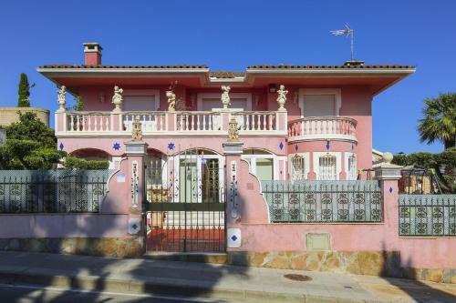Rosa Villa Planet Costa Dorada