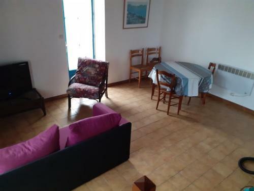 Les G�tes Du H�ron Cendr� Mimosas Et Amandiers