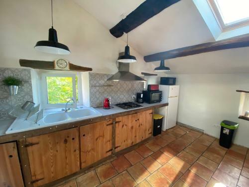 Le G�te Bleu de La Ferme Accroch� � La Colline