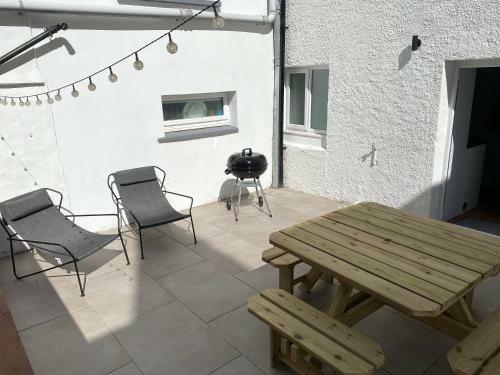 Contemporary Living With Amazing Views. Pembrokeshire