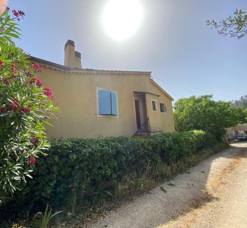 Maison de Village Avec Jardin Et Vue D�gag�e