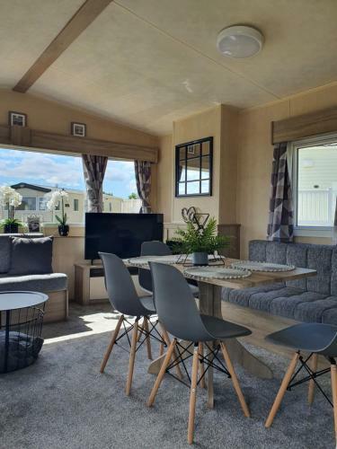 K-a Holiday Lodge