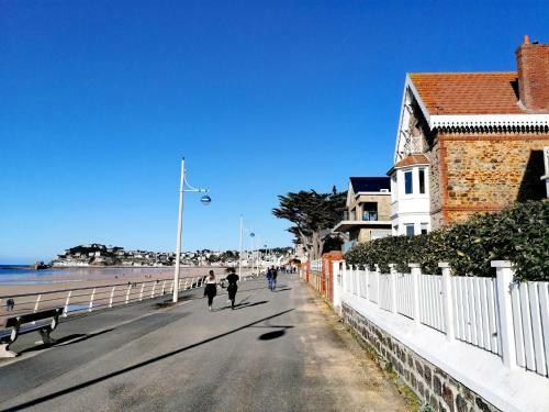 C�t� Baie
