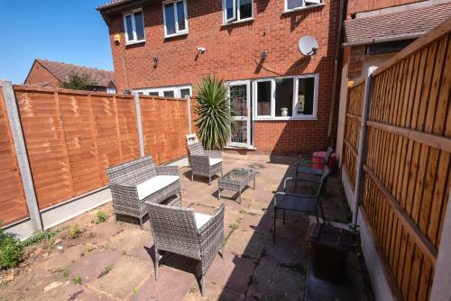 Stunning 2 Bed Home Sleeps 4 London!