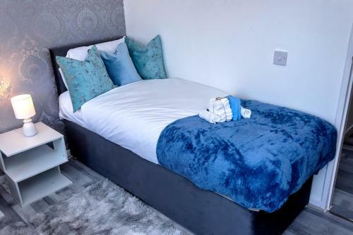 Stunning 2 Bed Home Sleeps 4 London!