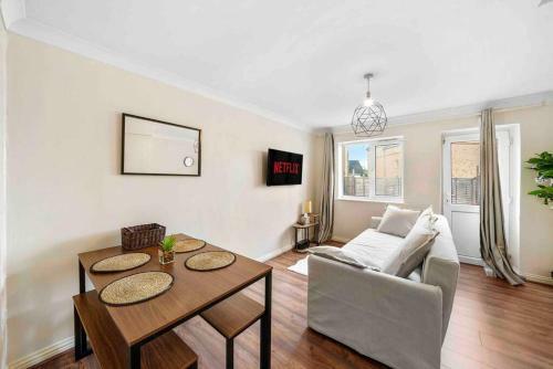 ?4 Bed Townhouse?10guests? Garden?wifi & Netflix?