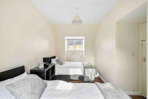 ?4 Bed Townhouse?10guests? Garden?wifi & Netflix?