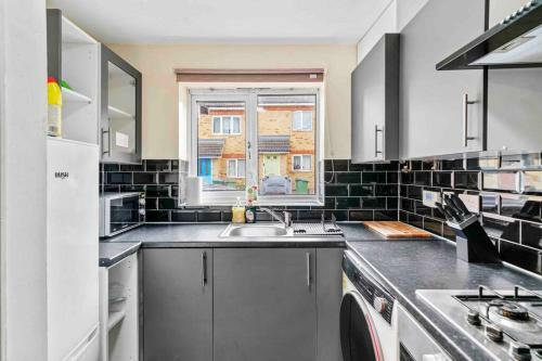 ?4 Bed Townhouse?10guests? Garden?wifi & Netflix?