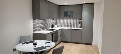 Lovely 2 Bedroom Apartment In London
