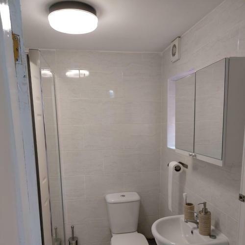 Apartamento Lovely Studio-flat With Free Parking, Free Wifi.