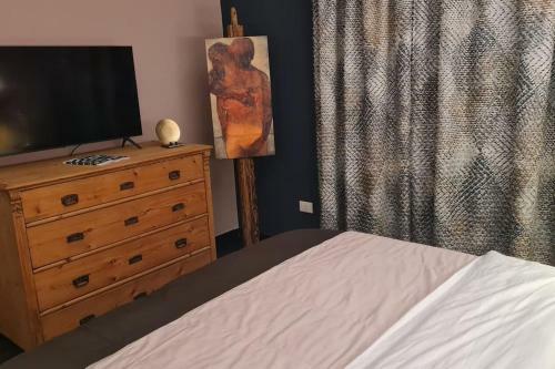 Villa Top Location - Tranquility - Pool - Garden & Sea View