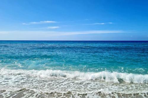 Villa Top Location - Tranquility - Pool - Garden & Sea View