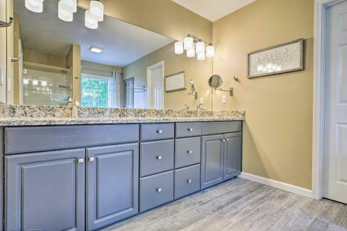 Grand Pisgah Forest Home On Secluded 5 Acres!