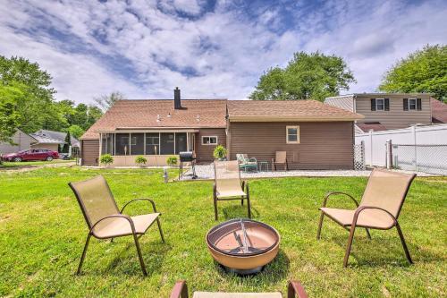 Ashtabula Home Near Walnut Beach And Eateries!