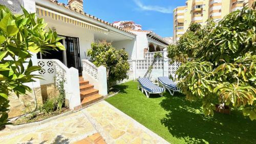 Chalet En Primera L�nea Con 150m2 de Jard�n Privado