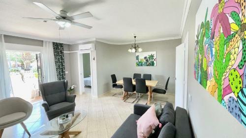 Chalet En Primera L�nea Con 150m2 de Jard�n Privado