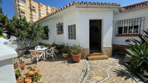 Chalet En Primera L�nea Con 150m2 de Jard�n Privado