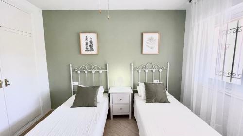 Chalet En Primera L�nea Con 150m2 de Jard�n Privado