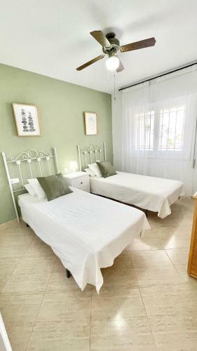 Chalet En Primera L�nea Con 150m2 de Jard�n Privado