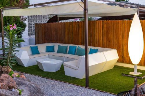 Villa In Ibiza Town With Private Pool, Sleeps 8/10