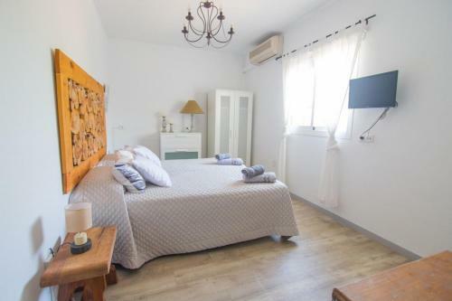 Villa In Ibiza Town With Private Pool, Sleeps 8/10