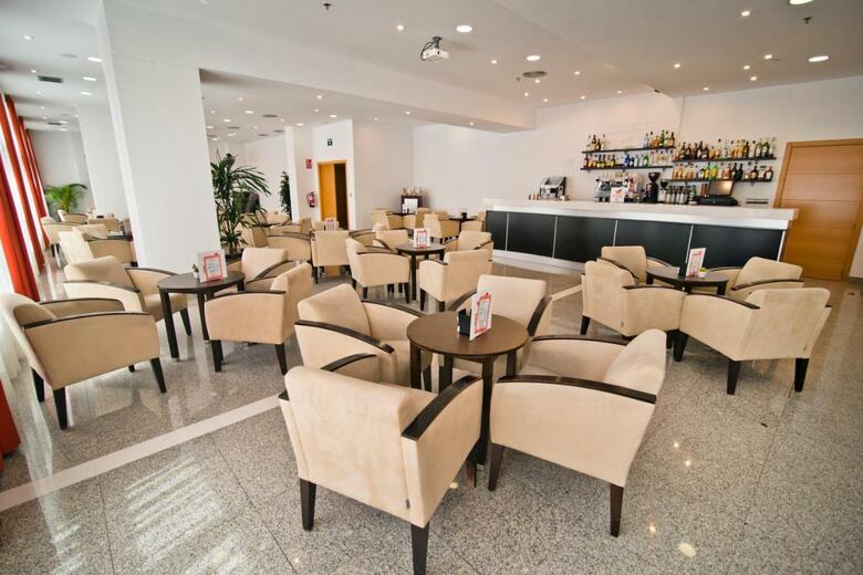 Hotel Bah�a De Almu��car
