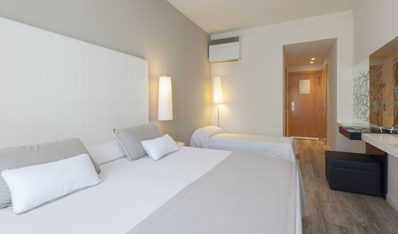 Canyelles Playa Hotel