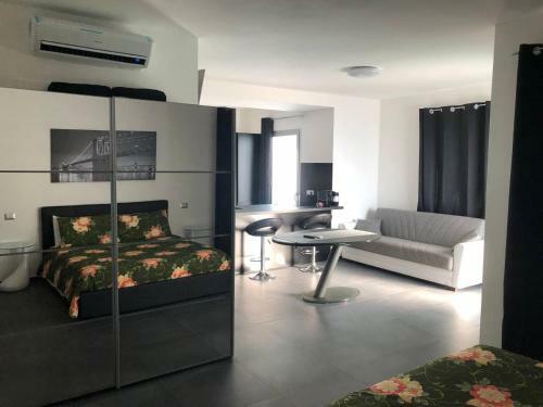 Apartamento Leonida's Home