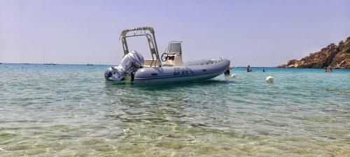 [sardegna] Villa????? Vista Mare Con Barca Privata