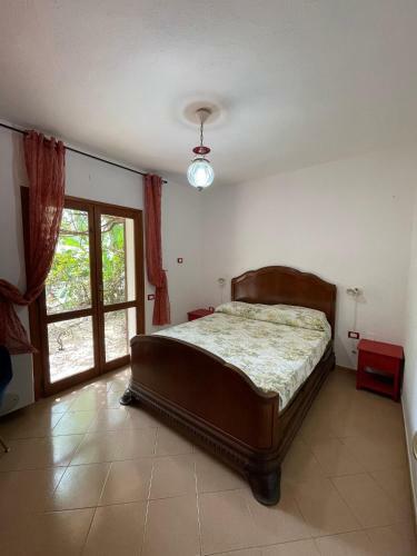 Villa Lovely Garden Two-bedroom Steps From The Beach