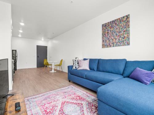 Apartamento Modern Condo With Free Parking - 512