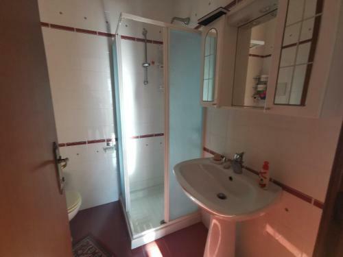 Apartamento Sch�ne Ferienwohnung Mit Terrasse Und Seeblick